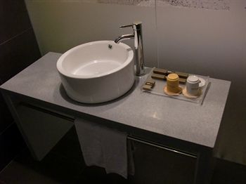Motel 168 North Song Wei Road - Shanghai 2*